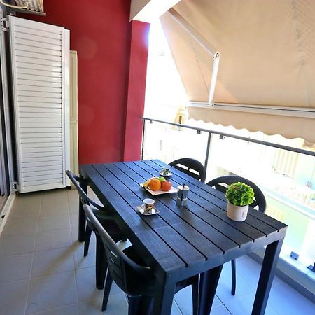 Urban Life Suite Heraklion  Bagian luar foto