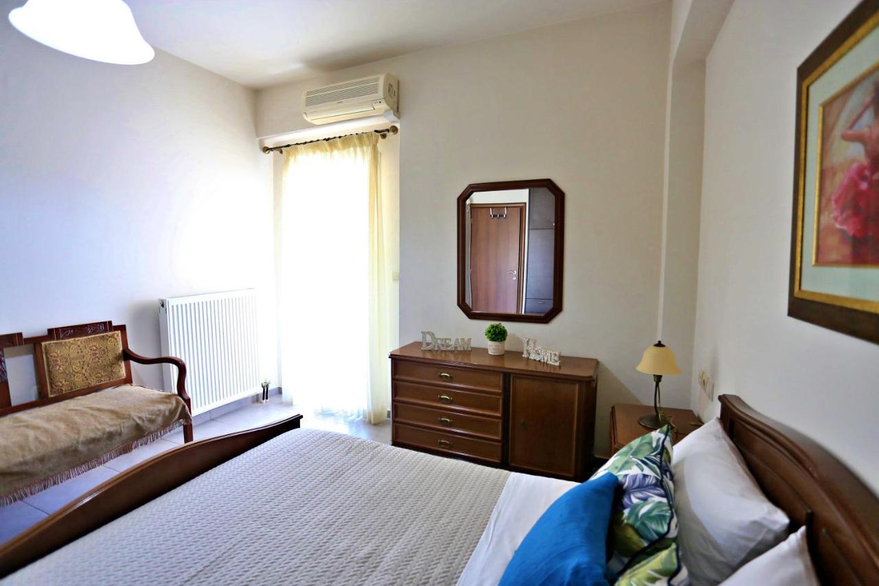 Urban Life Suite Heraklion  Bagian luar foto