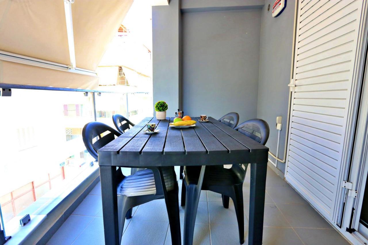 Urban Life Suite Heraklion  Bagian luar foto